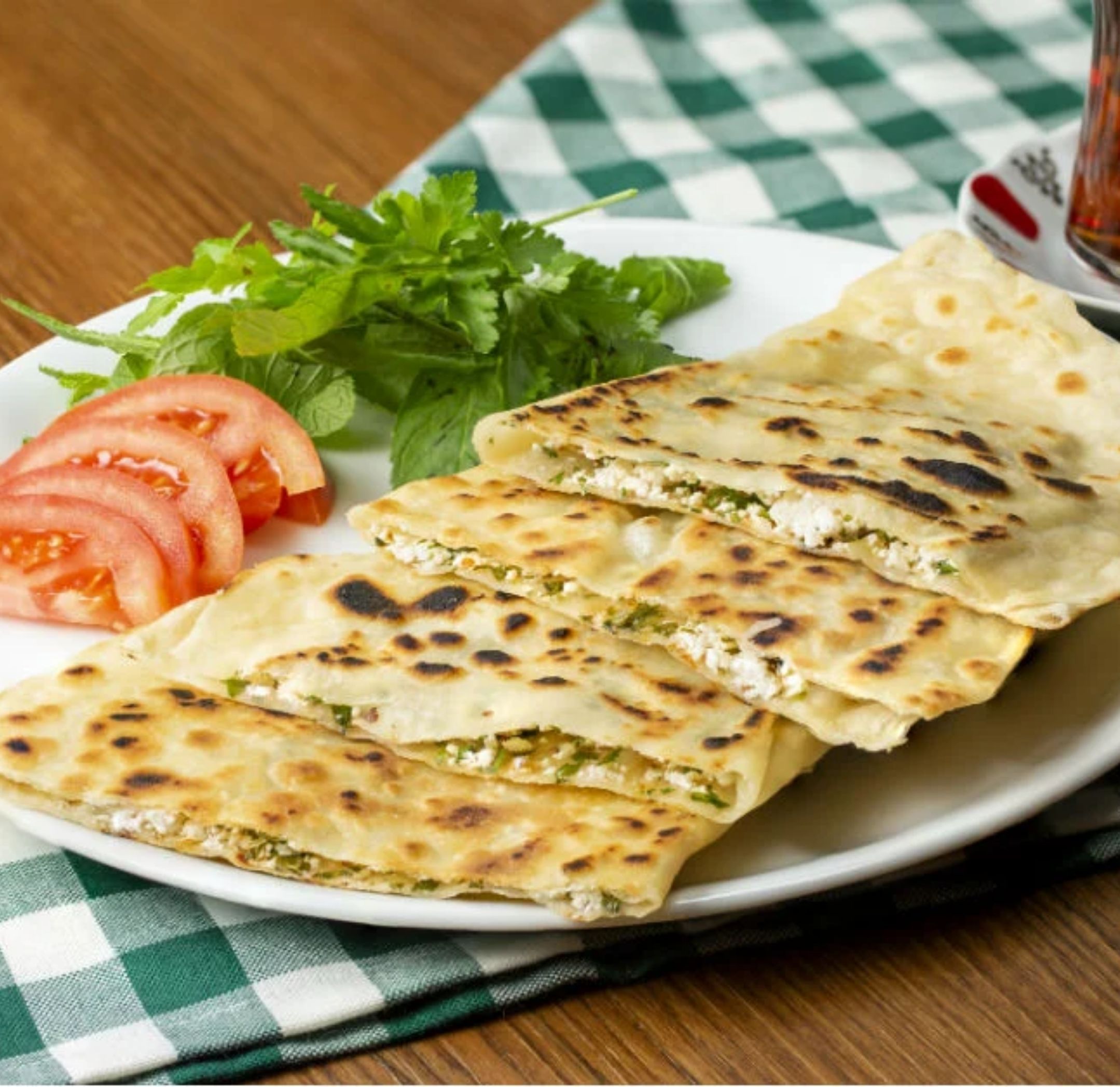 BEYAZ PEYNİRLİ GÖZLEME Fotoğrafı